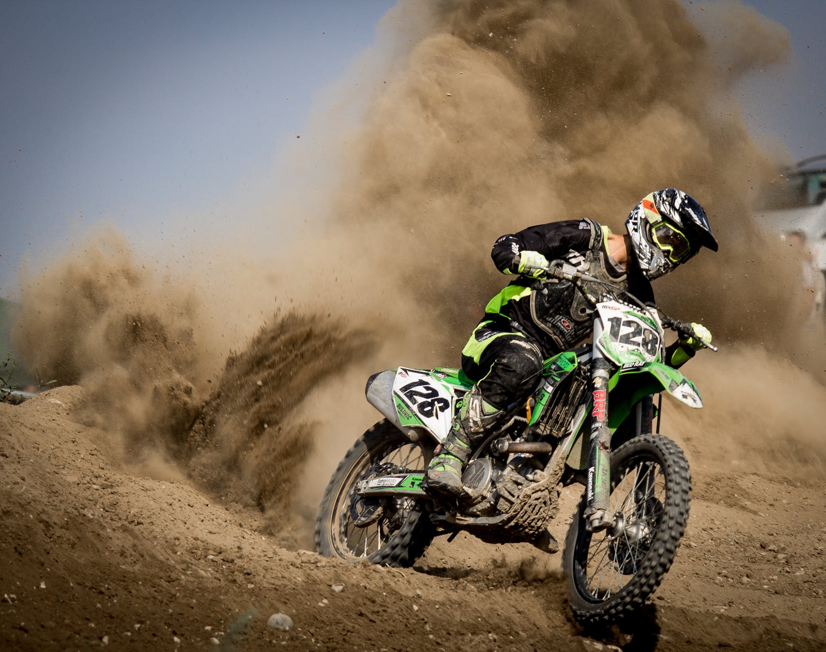 Dirt bike illustrating CTAs on financial websites