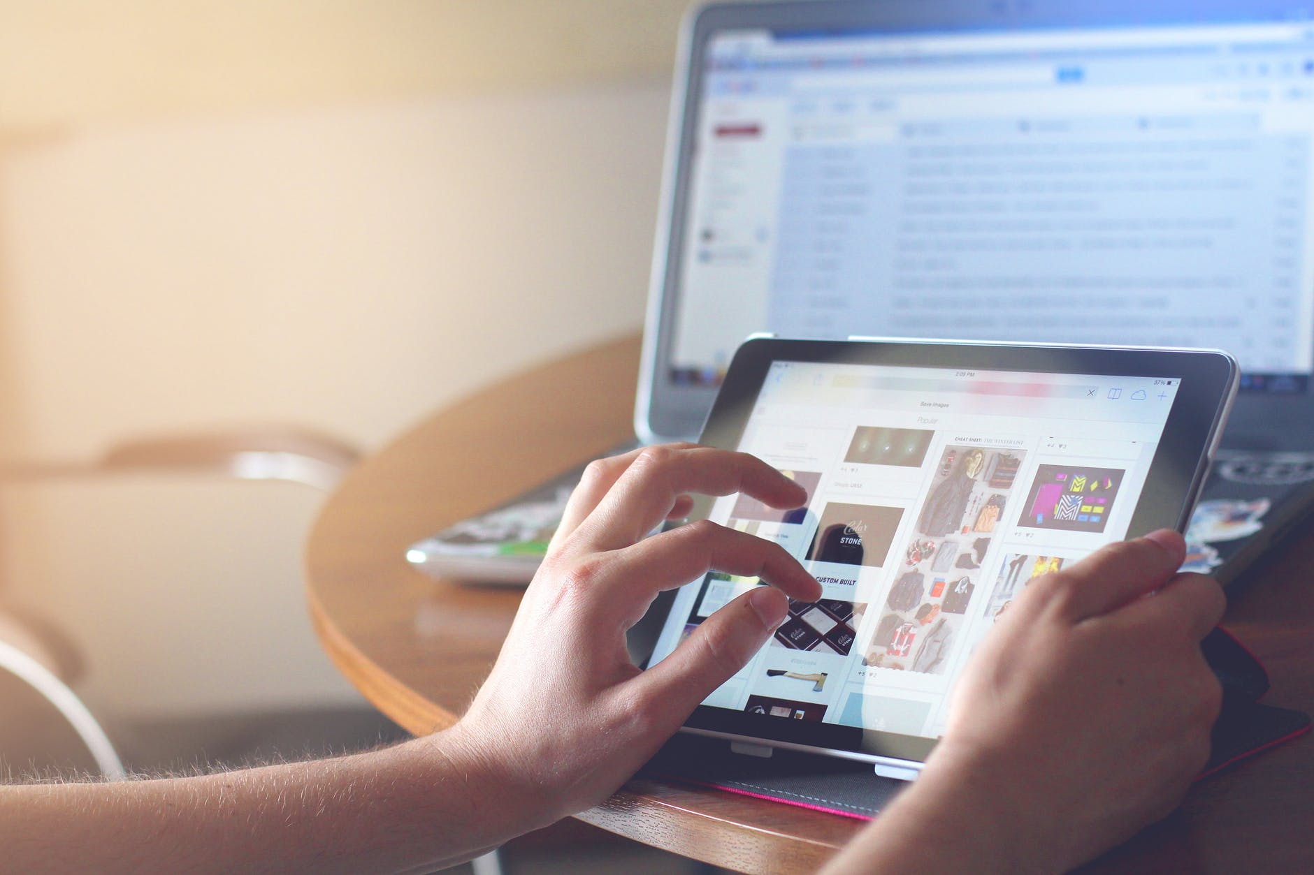 A picture of mobile SEO and financial marketing