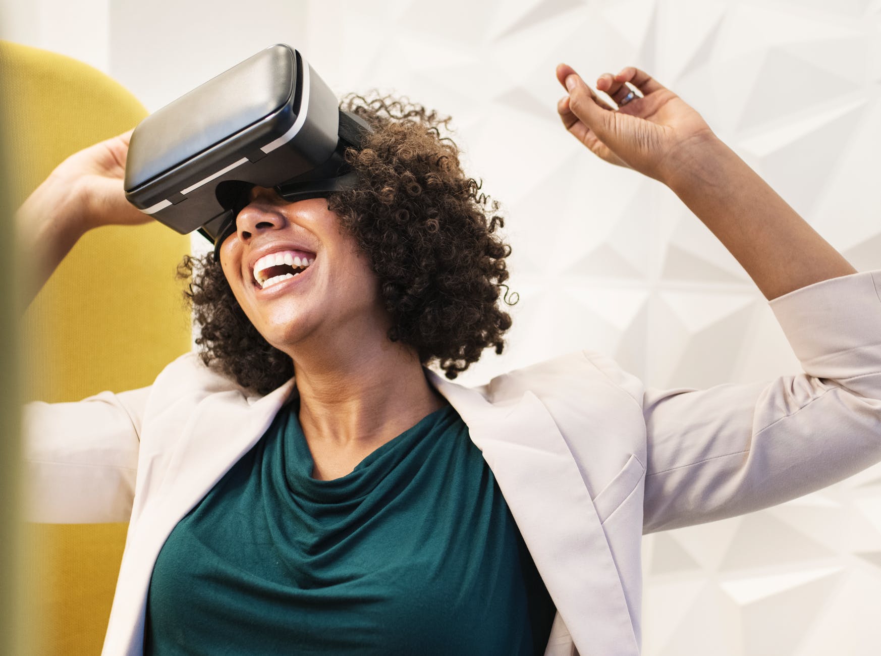 Image of a person wearing a VR headset, illustrating UX in financial marketing
